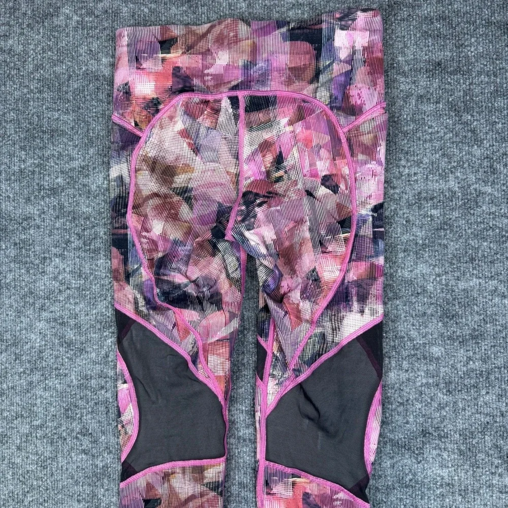 Lululemon On Pace Crop Leggings Size 4 Sun‎ Dazed Multi Pink Print Mesh Athletic